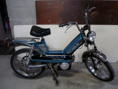 homme-ivre-Peugeot-103-SP.jpg