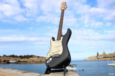 Highway One Stratocaster.jpg